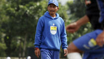 Persib Belum Pikirkan Pelatih Pengganti Djadjang