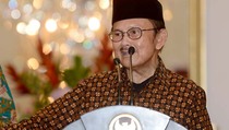 Konflik Internal Golkar, BJ Habibie Akan Temui AL dan ARB