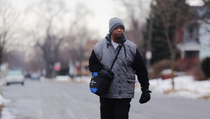 Pria Detroit ini Harus Berjalan 33 Km Setiap Hari keTempat Kerjanya