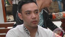 Sandy Tumiwa Tertangkap Memakai Narkoba