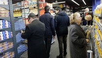 Supermarket Yahudi Dibuka Kembali Pascaserangan 