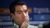 Rangers Pecat Pelatih Giovanni van Bronckhorst