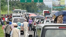 Lebih dari 60.000 Kendaraan Padati Puncak