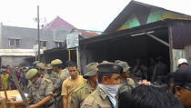 Penertiban Bangunan di Duren Sawit Ricuh 