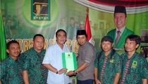Serahkan Formulir Balon Walikota, Heri Gagarin Diterima Ketum PPP Tangsel