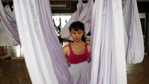 Sehat dengan \'Aerial Yoga\'
