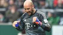 Pepe Reina Kembali ke Napoli?