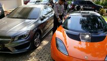Razia Kendaraan Mewah, Satlantas Jakut Amankan Lotus dan Mercedes-Benz Bodong
