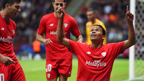 Bacca Pilih AC Milan