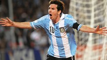 Messi Tuding Uruguay Terapkan Sepakbola Negatif