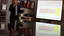 Lembaga Survei Politik Harus Diatur