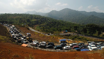Arus Balik di Jalan Raya Garut Merayap