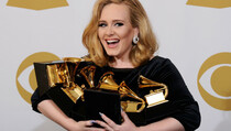 Tahun Depan, Adele Gelar Tur Konser