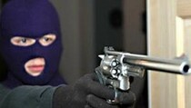 Perampok Gasak Valas Senilai Rp 900 Juta