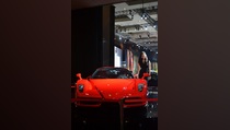 Puluhan Ferrari 'Serbu' Keraton Kacirebonan