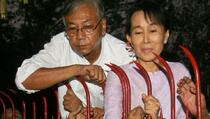 Pembantu Setia Suu Kyi Dicalonkan sebagai Presiden Myanmar