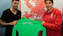 Bersama Boro, Valdes Siap Hapus Catatan Buruk di MU
