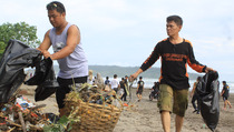 400 Bikers Moge Bersihkan Pangandaran 