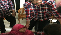 Seorang Warga Pingsan saat Djarot Blusukan