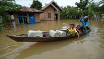 Krisis Air Bersih, Korban Banjir Kota Jambi Terserang Penyakit Kulit
