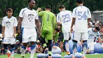 Essien dan Cole Siap Main Lawan Arema