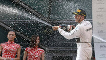 Lewis Hamilton Juarai GP Tiongkok