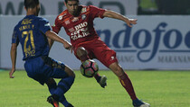 Persib Dinilai Masih Tampil dengan Beban