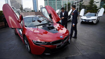 BMW i8 Protonic Red Edition Hanya Satu Unit di Indonesia