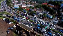 Polisi Siapkan Tim Pengurai Kemacetan di Jalur Puncak - Cianjur