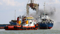 Kapal Kargo Asia Prima Terbakar di Tanjung Perak