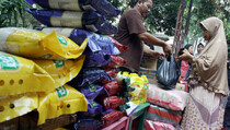 Rayakan HUT RI, Bank Mandiri Gelar Pasar Murah