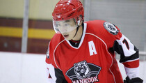 Lee Kwang Soo Jadi Penagih Utang dan Pemain Hoki di Puck!