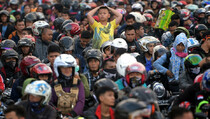 Pemudik Keluhkan Antrean di Pelabuhan Merak