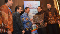 Andalan Finance Raih Kredit dari Bank J Trust