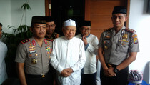 Kapolda Metro Sambangi Rumah Ketum MUI