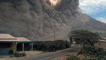 Abu Vulkanik Sinabung Jangkau 13 Kecamatan