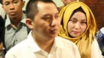 Pengacara First Travel Klaim Kliennya Pakai Tas Hermes KW
