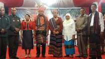 Rudiantara Dinobatkan Jadi Sesepuh Masyarakat Alor