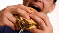 Makanan Berlemak Memperburuk Jumlah dan Kualitas Sperma