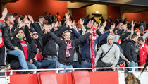 Ribuan Pendukung FC Koln Buat Rusuh di London