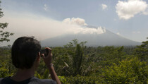 Jumlah Gempa Gunung Agung Terus Meningkat