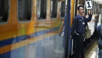 Sebagian Tiket Kereta Lebaran Haji, Habis Dipesan