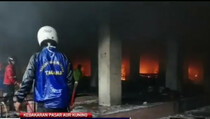10 Jam, Pemadaman Kebakaran Pasar Aur Kuning Bukittinggi