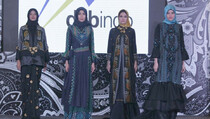 Leny Rafael Angkat Ornamen Etnik Tenun Troso