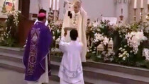 Penyerahan dan Pengalungan Pallium oleh Nuntius Piero Pioppo kepada Mgr Rubiyatmoko