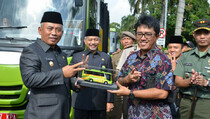 Bus Transpatriot Masih Gunakan Pelat Merah
