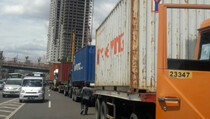 Urai Kemacetan, Tol Jakarta-Cikampek Diberlakukan Contraflow