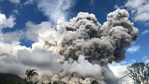 Gunung Sinabung Kembali Erupsi Setinggi 3,2 Km