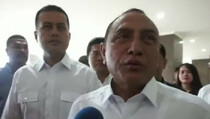 Ribuan Rakyat Sumut Sambut Kedatangan Eramas di Bandara Kualanamu