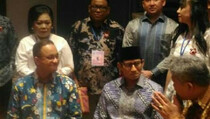 Anies-Sandi Rayakan Natal dengan Umat Kristiani